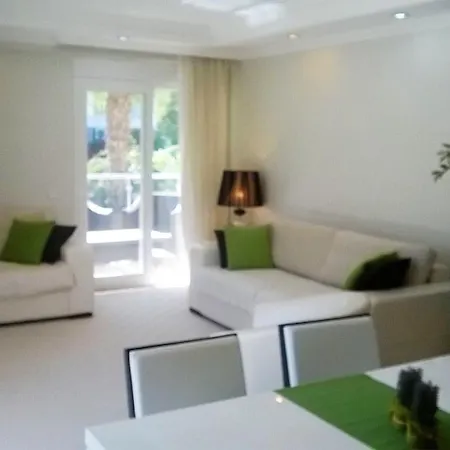 Spacious Luxury Living On Magnificent Gated Tropicana , Overlooks The Comm